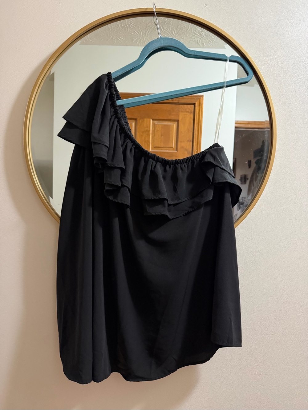 Sejour Black One-Shoulder Ruffle Tank Top